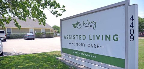 Location Victoria TX Mercy House   Victoria Sign 480x229 