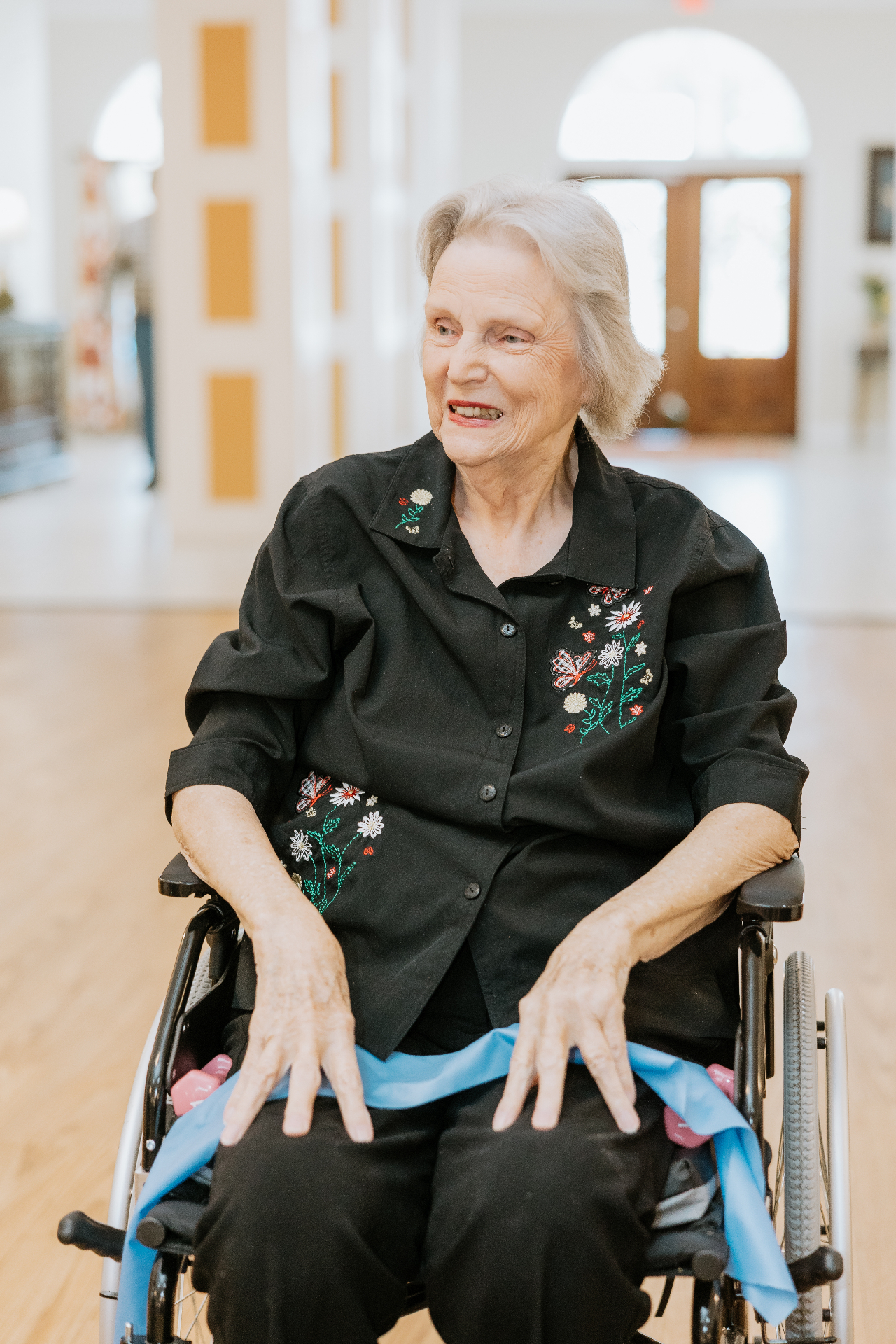 assisted-living-center-waco-women-on-porch-1024x632